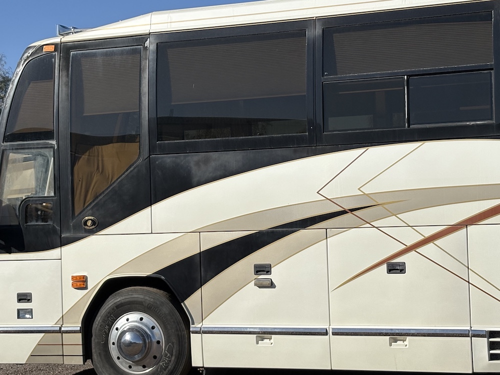 1999 Prevost Featherlite  H3-45 For Sale