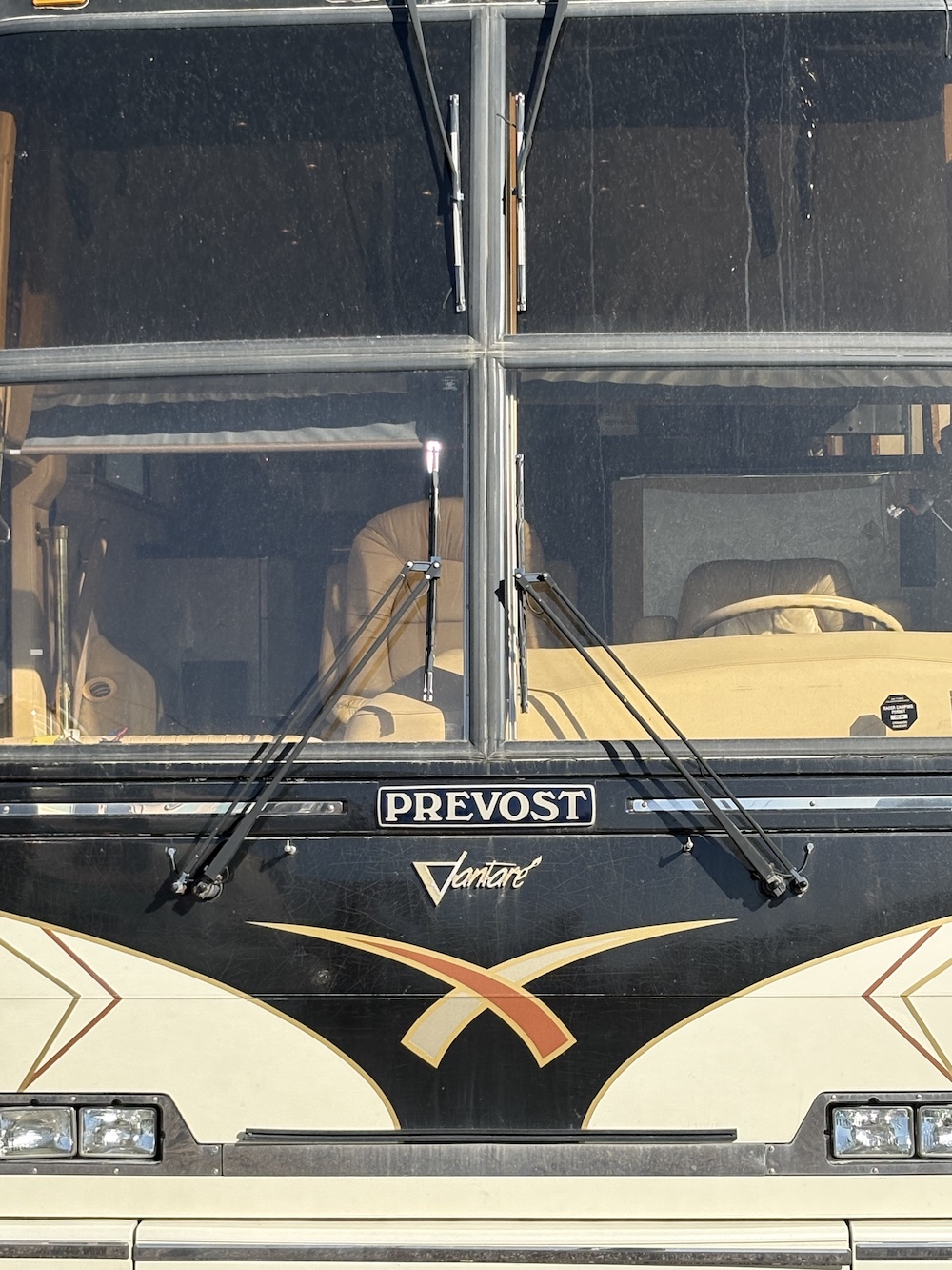 1999 Prevost Featherlite  H3-45 For Sale