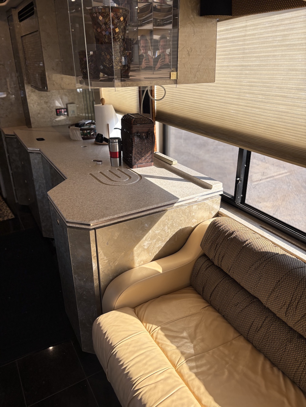 1999 Prevost Featherlite  H3-45 For Sale