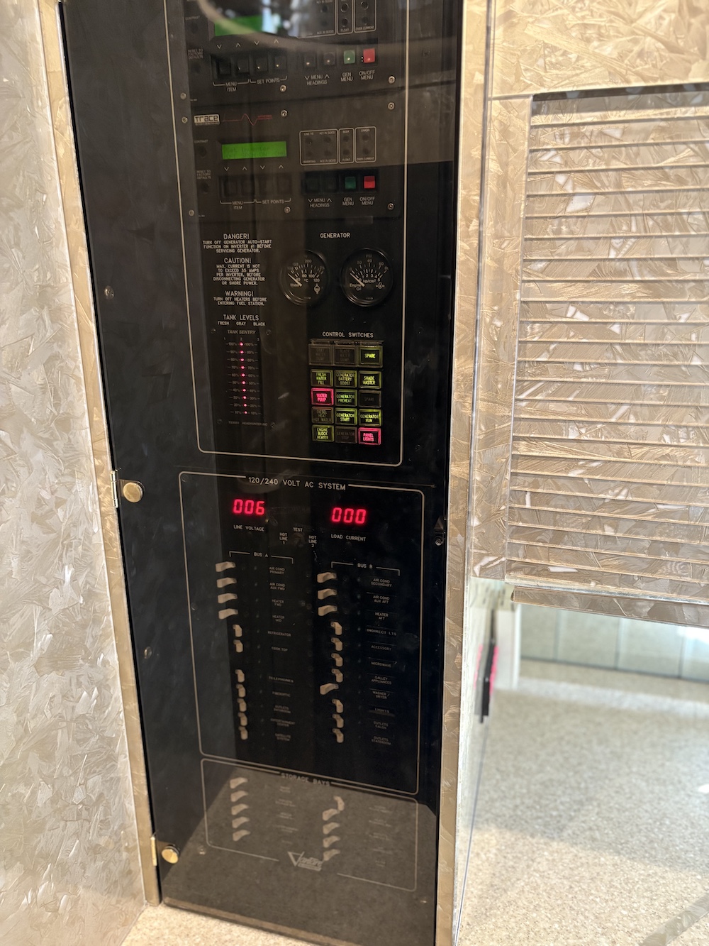 1999 Prevost Featherlite  H3-45 For Sale