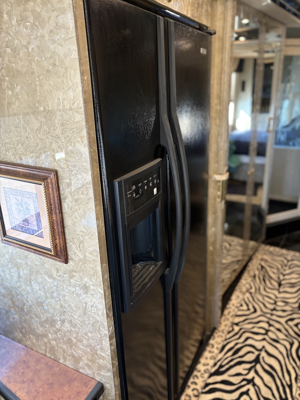 1999 Prevost Featherlite  H3-45 For Sale