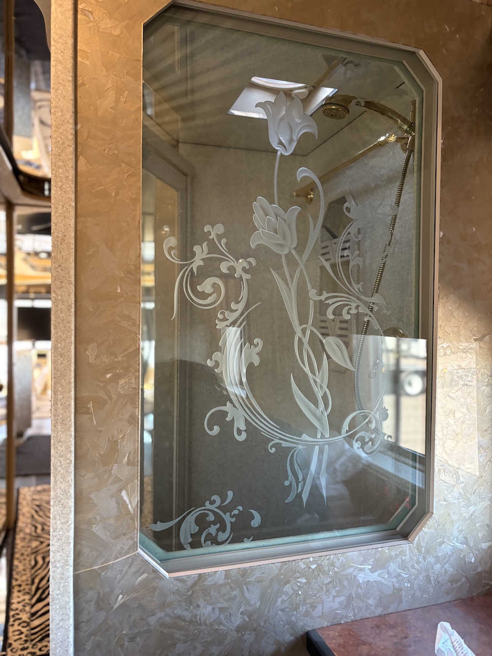 1999 Prevost Featherlite  H3-45 For Sale