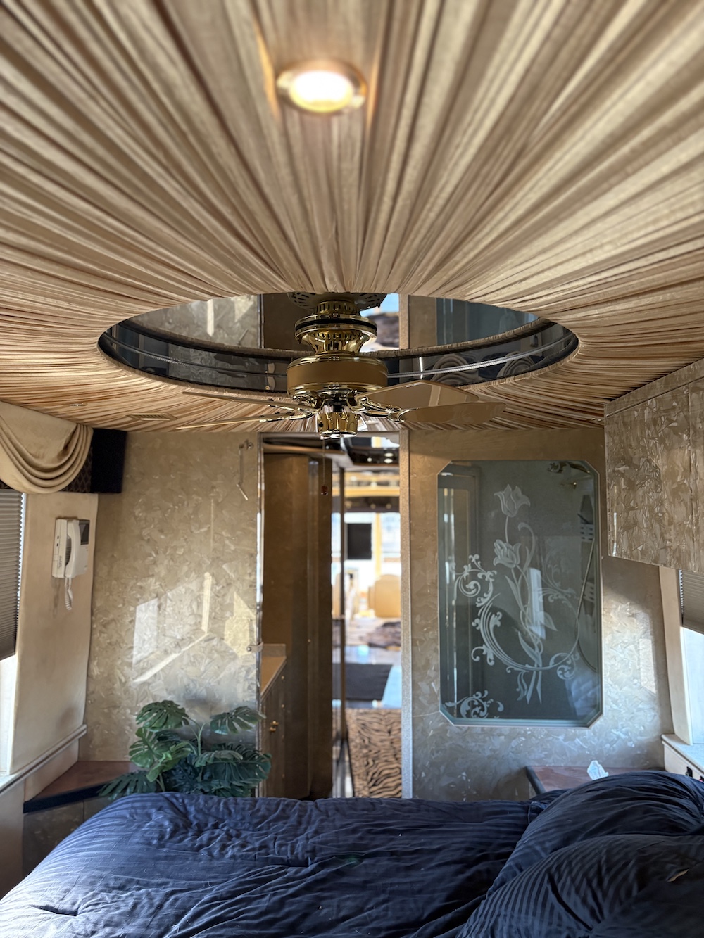 1999 Prevost Featherlite  H3-45 For Sale