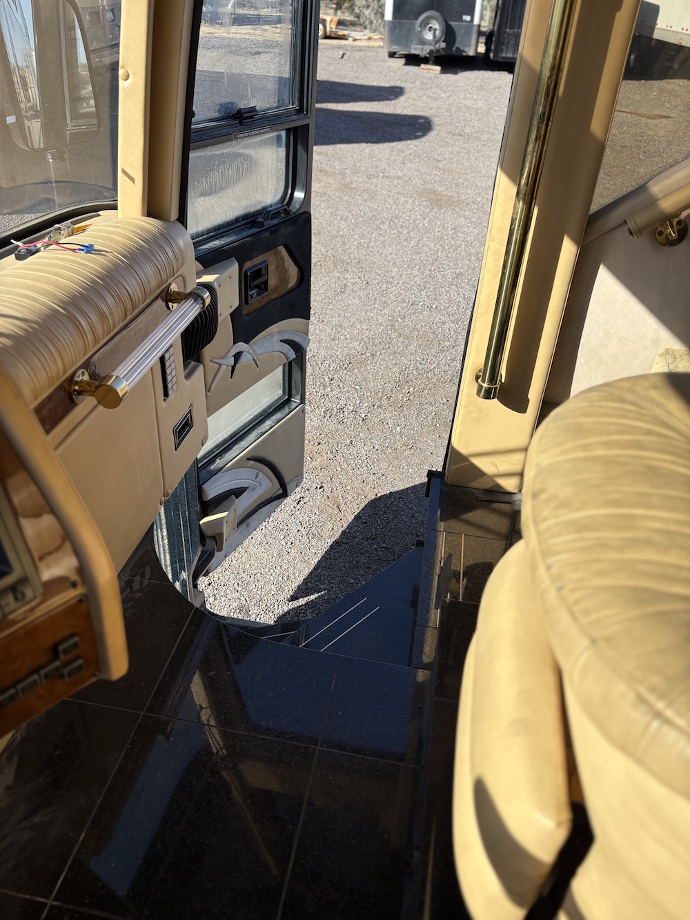 1999 Prevost Featherlite  H3-45 For Sale