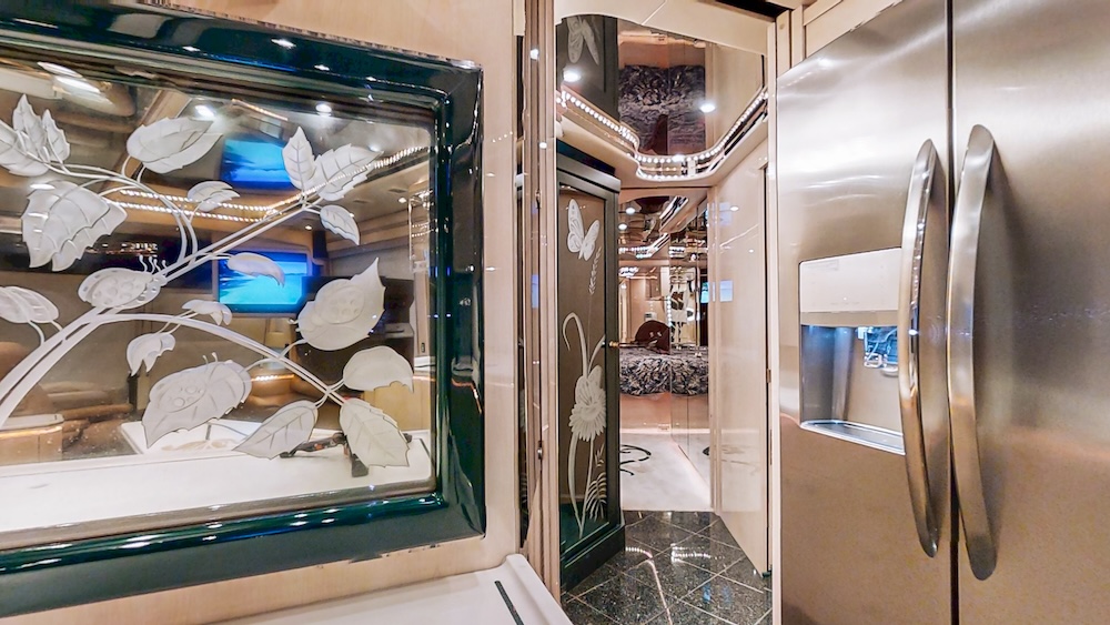1999 Prevost  H3-45 For Sale