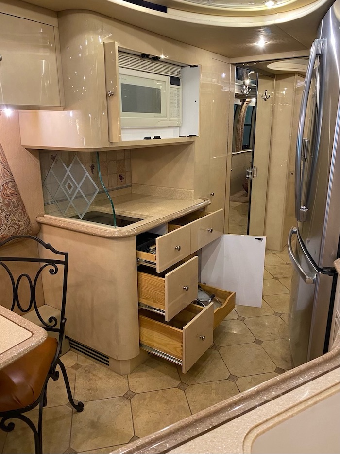 1999 Prevost Liberty XL For Sale