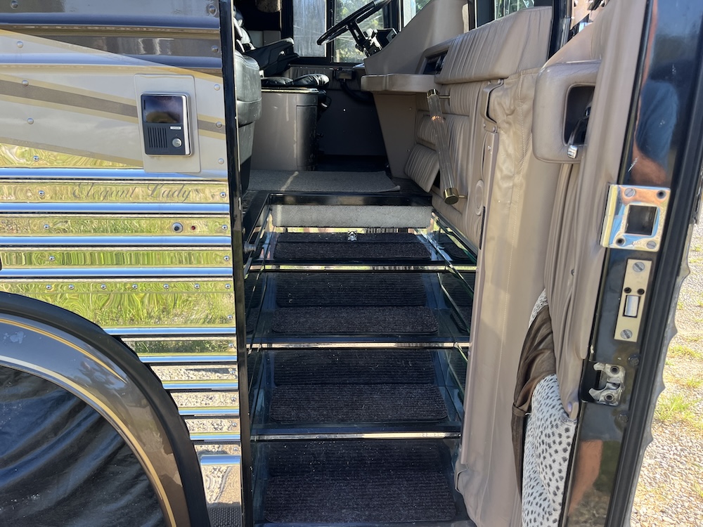 1999 Prevost  Liberty XL For Sale