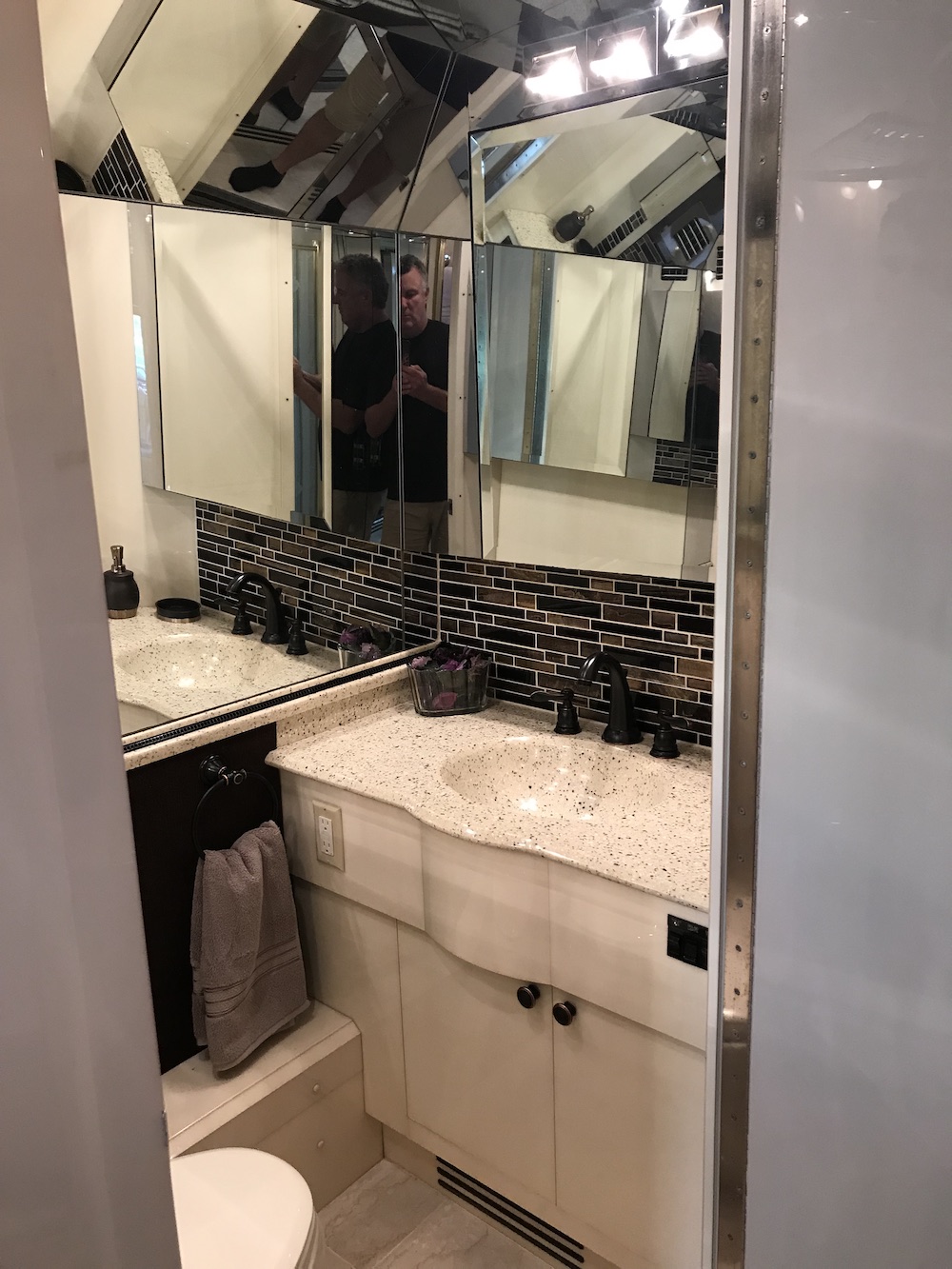 1999 Prevost Liberty XL For Sale