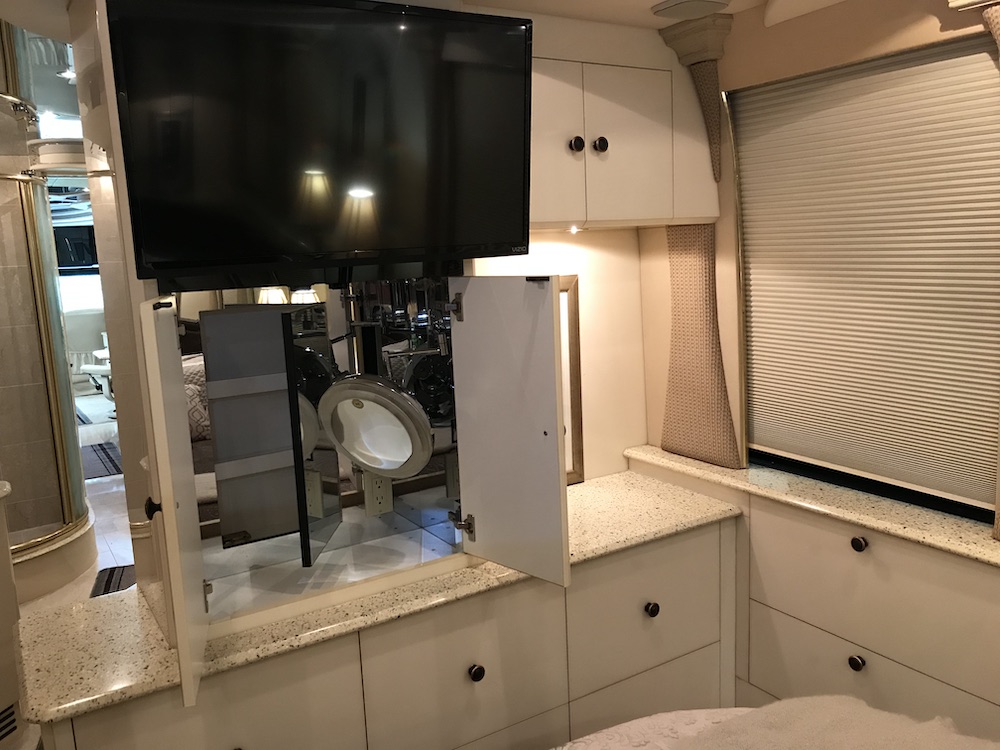 1999 Prevost Liberty XL For Sale