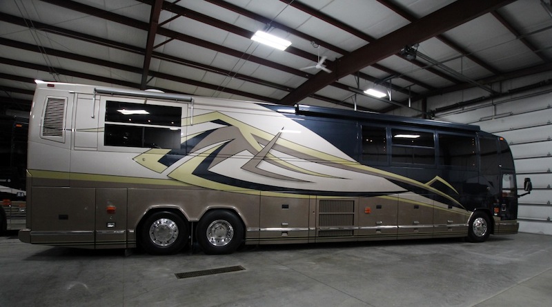 1999 Prevost Featherlite H3-45 For Sale