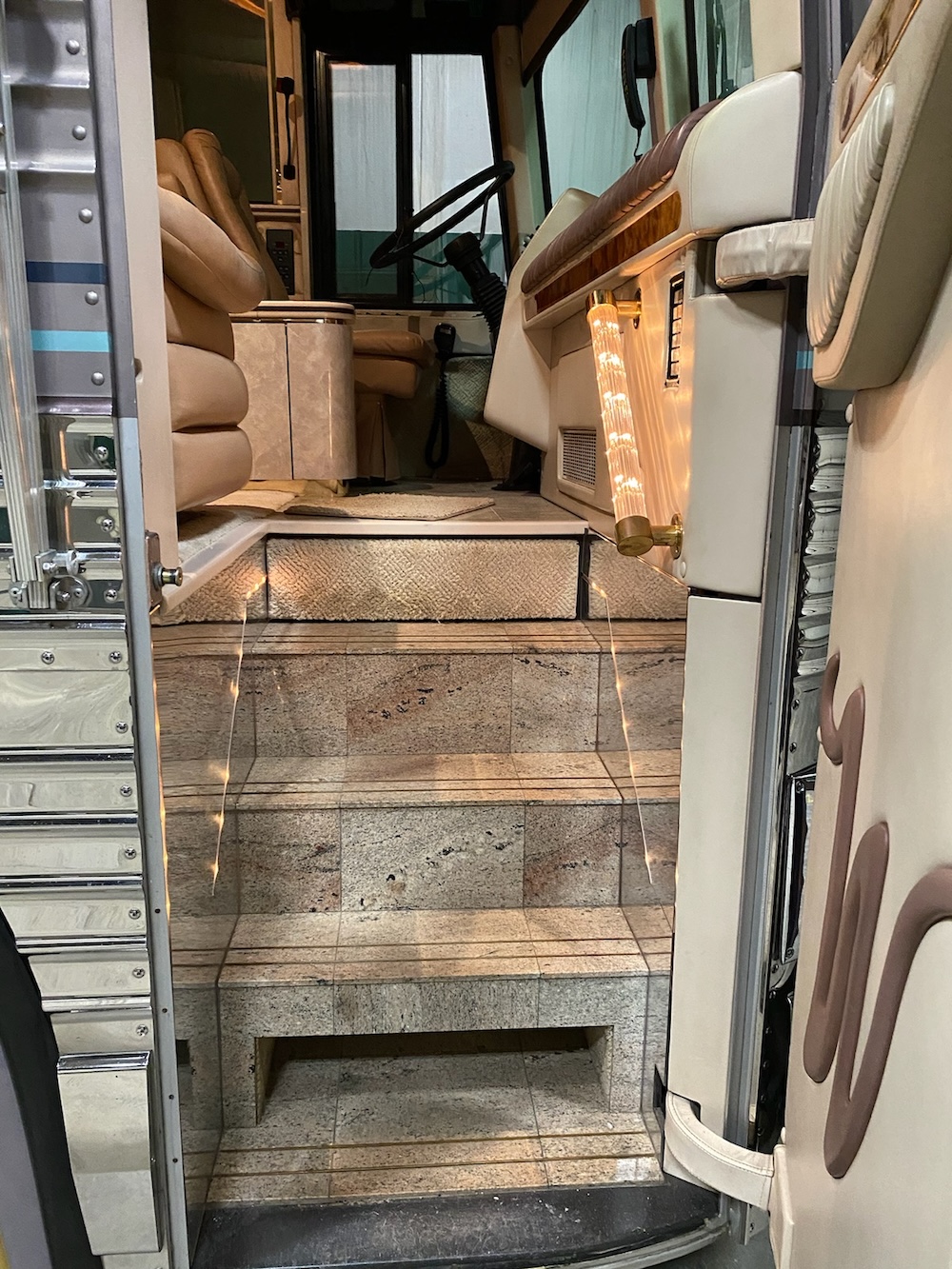 1999 Prevost Vantare XL For Sale