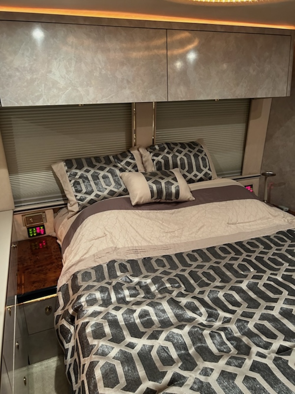 1999 Prevost Vantare XL For Sale