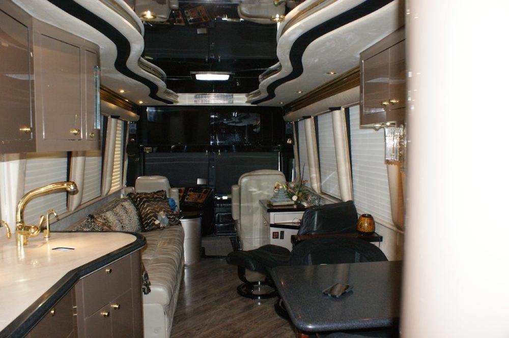 2000 Prevost Featherlite XL For Sale