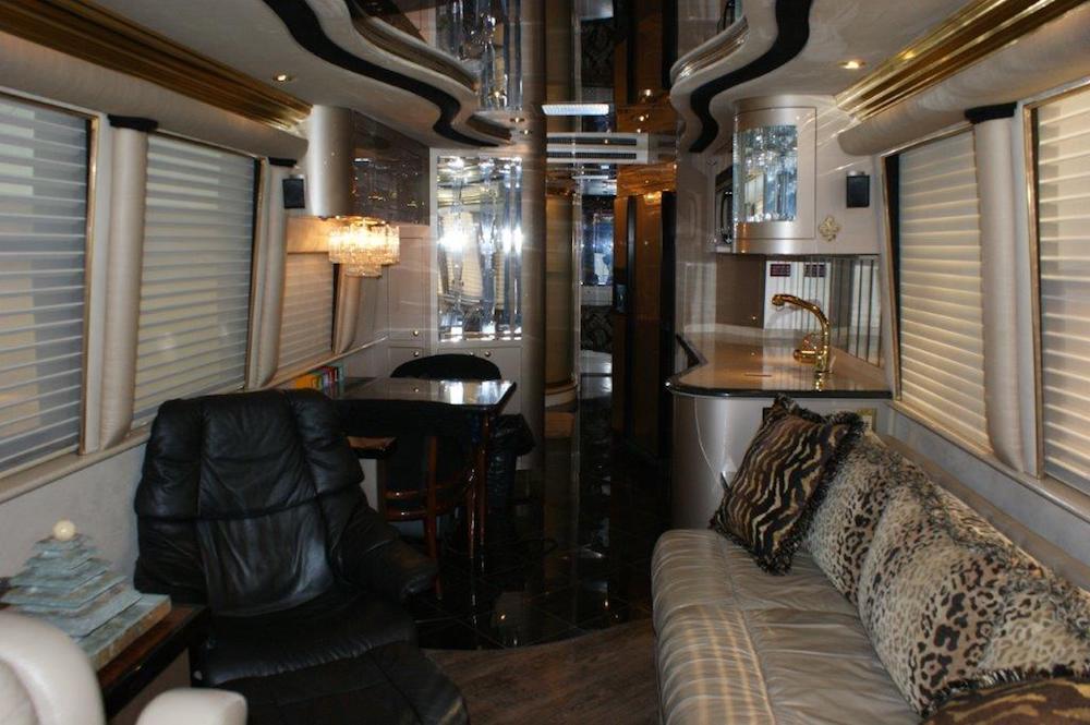 2000 Prevost Featherlite XL For Sale