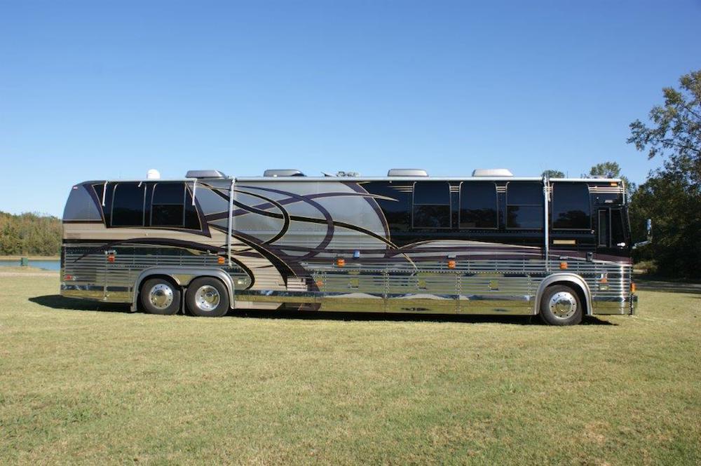 2000 Prevost Featherlite XL For Sale