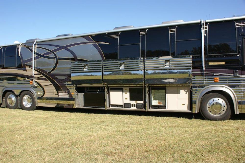 2000 Prevost Featherlite XL For Sale