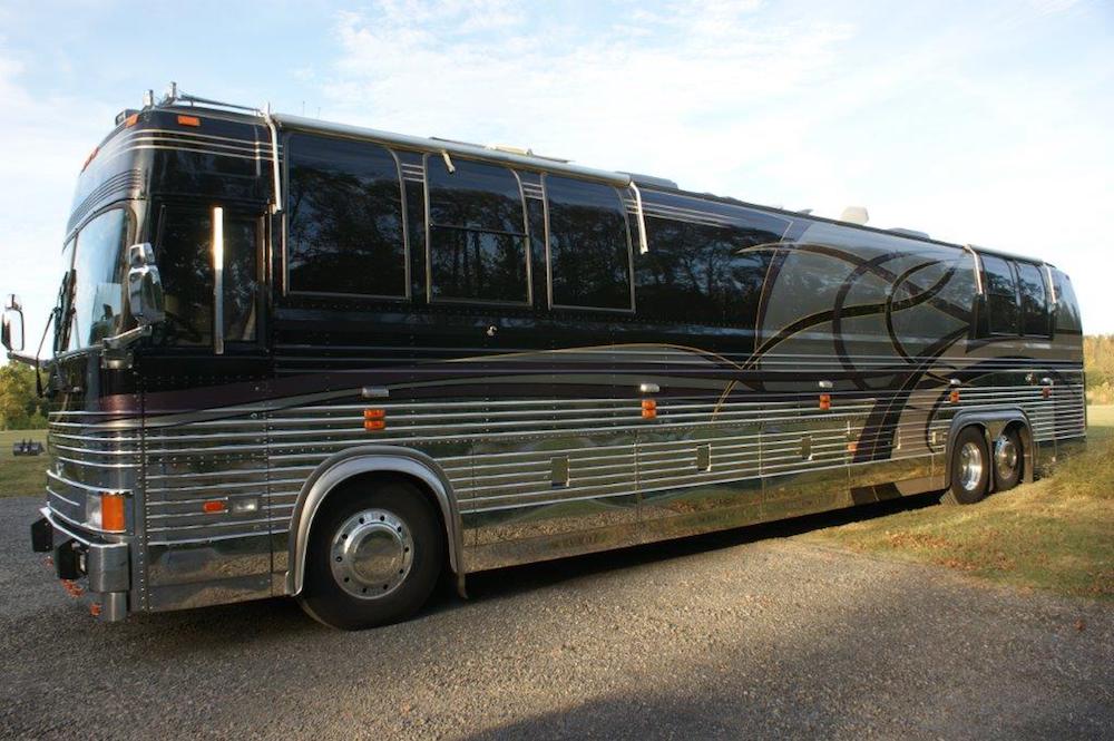 2000 Prevost Featherlite XL For Sale