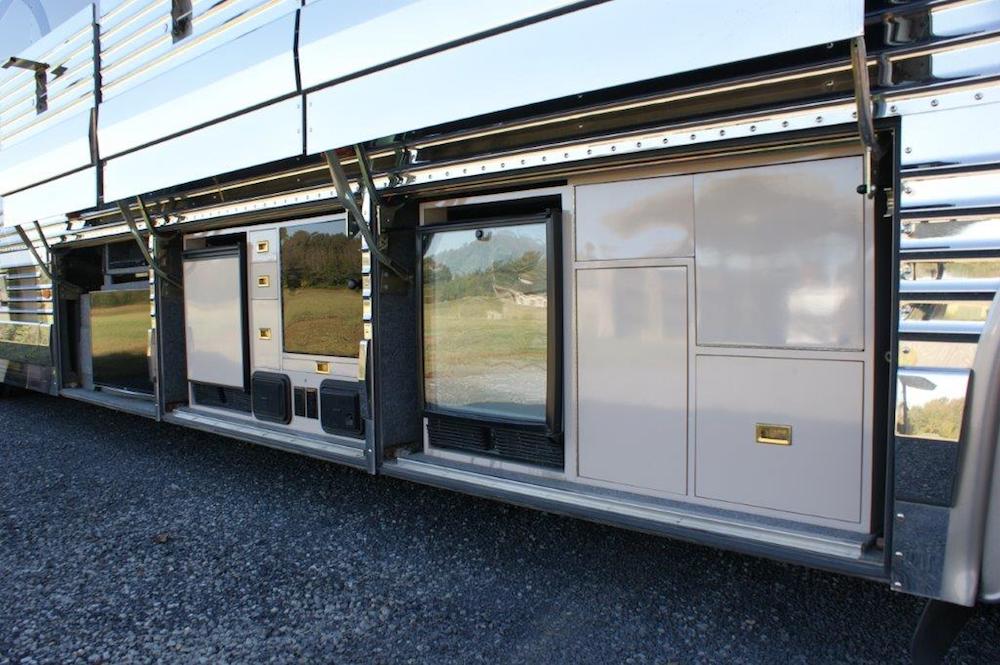 2000 Prevost Featherlite XL For Sale