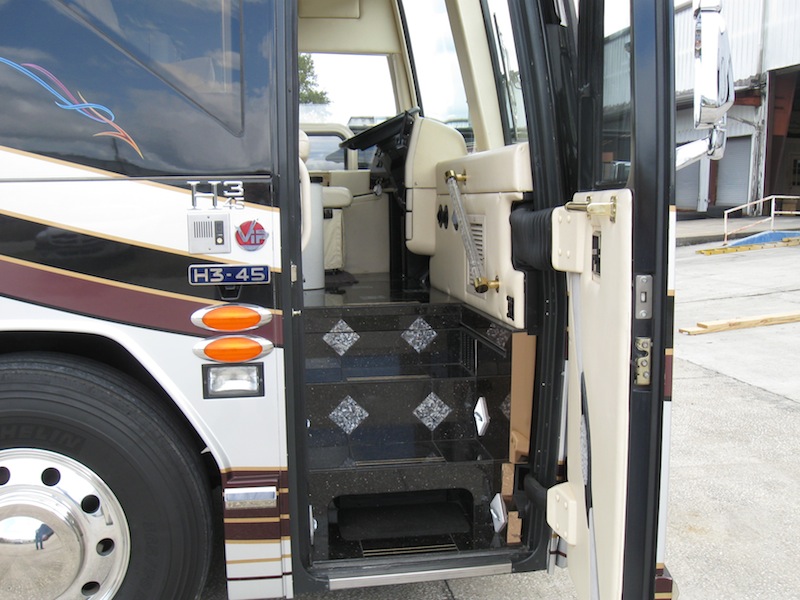 1999 Prevost Angola H3-45 For Sale