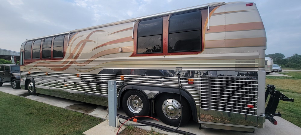 2000 Prevost Angola XL For Sale