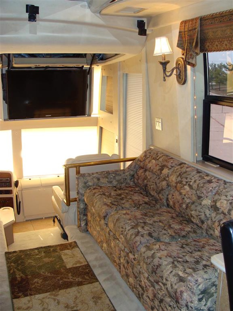 2000 Prevost Country Coach H3-45 For Sale