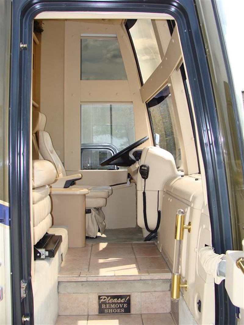 2000 Prevost Country Coach H3-45 For Sale