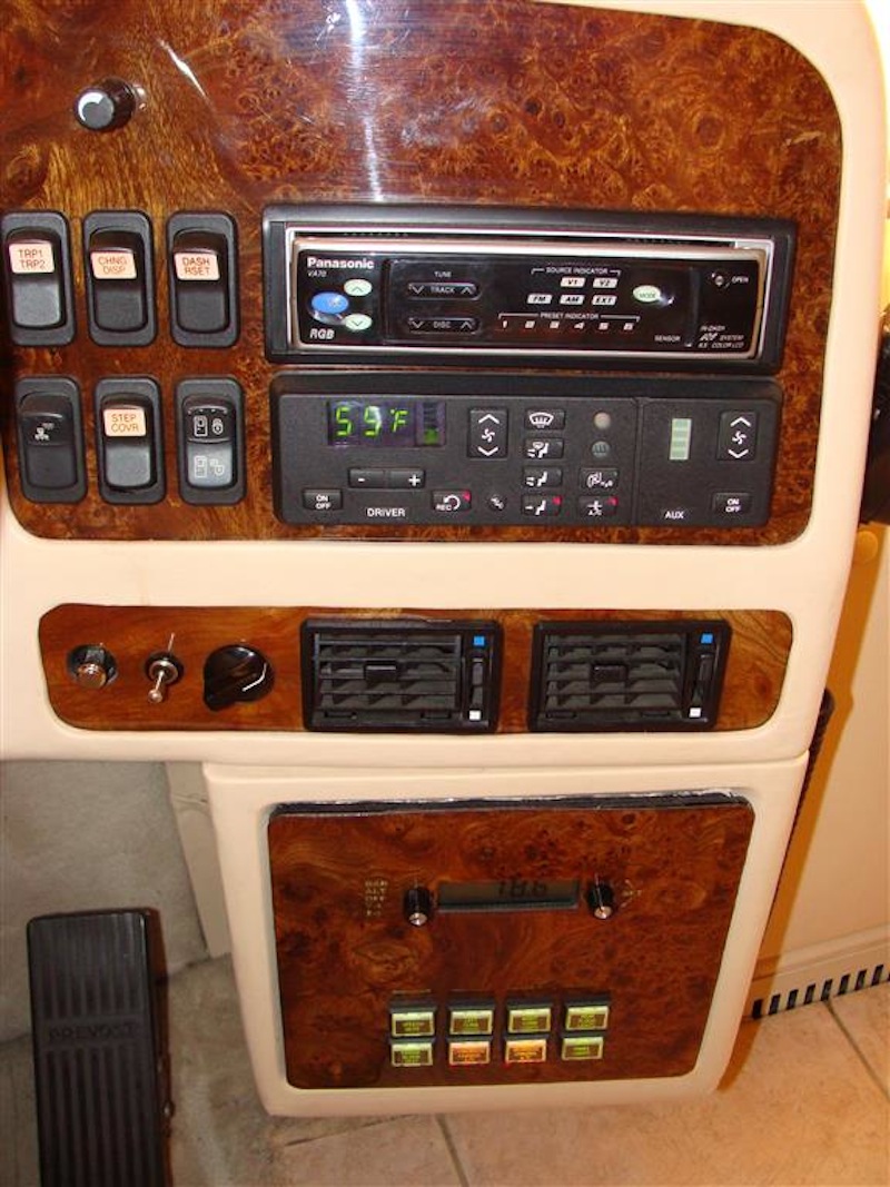 2000 Prevost Country Coach H3-45 For Sale