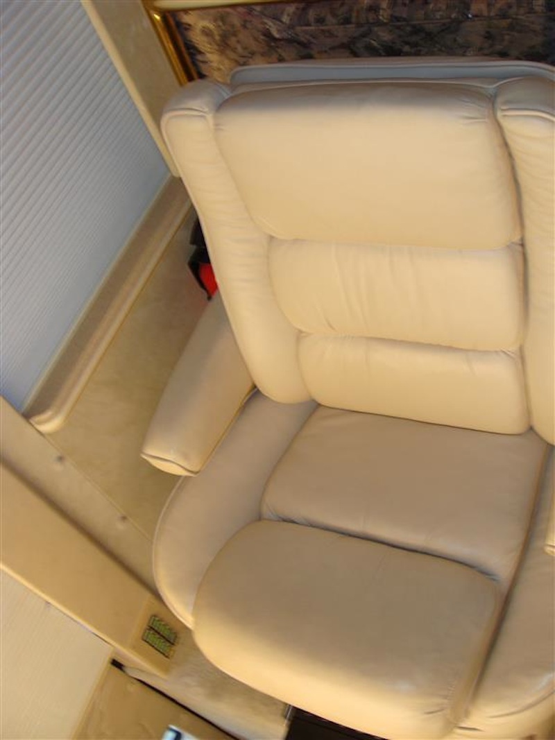 2000 Prevost Country Coach H3-45 For Sale