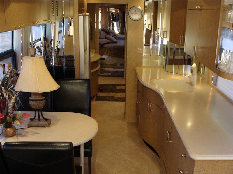 2000 Prevost Country Coach H3-45 For Sale