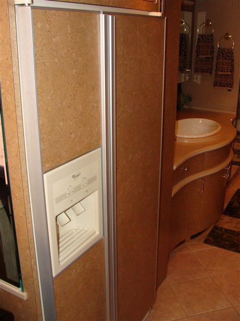 2000 Prevost Country Coach H3-45 For Sale