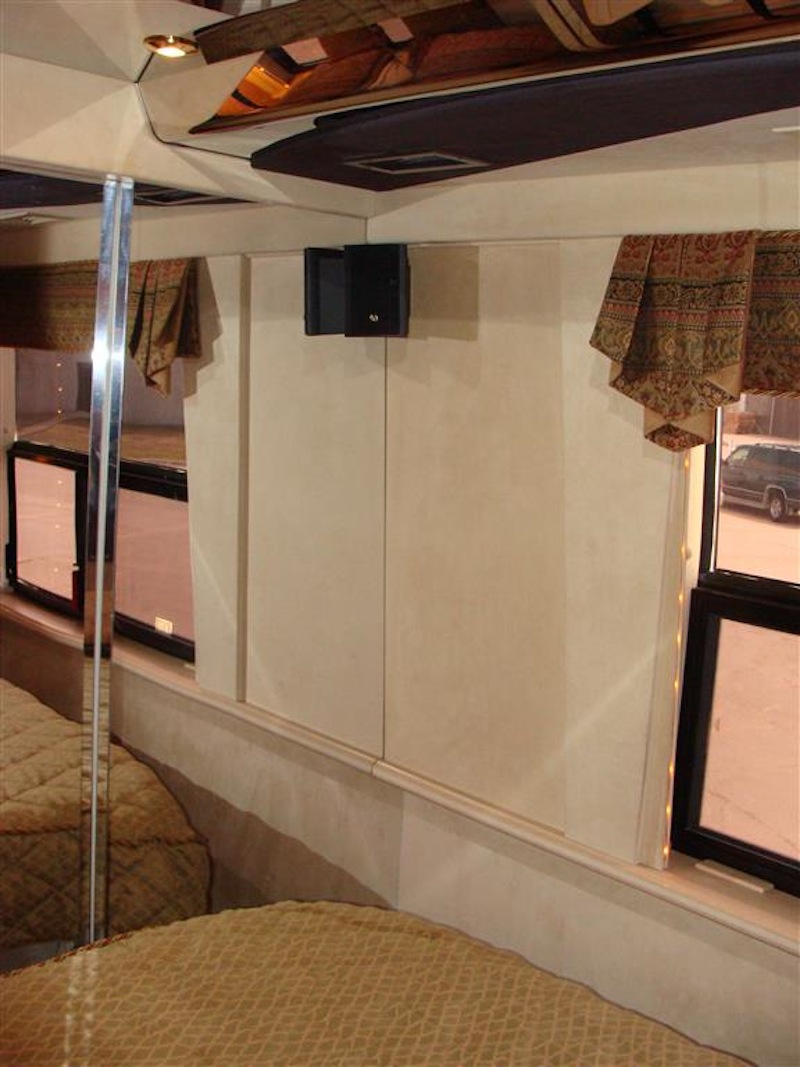 2000 Prevost Country Coach H3-45 For Sale