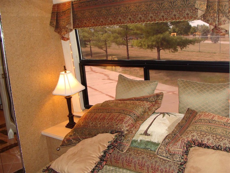 2000 Prevost Country Coach H3-45 For Sale