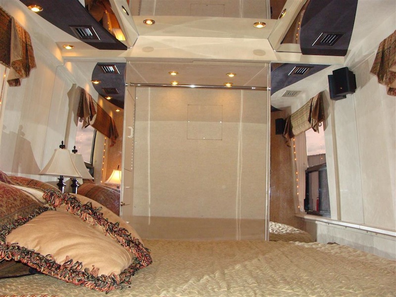 2000 Prevost Country Coach H3-45 For Sale