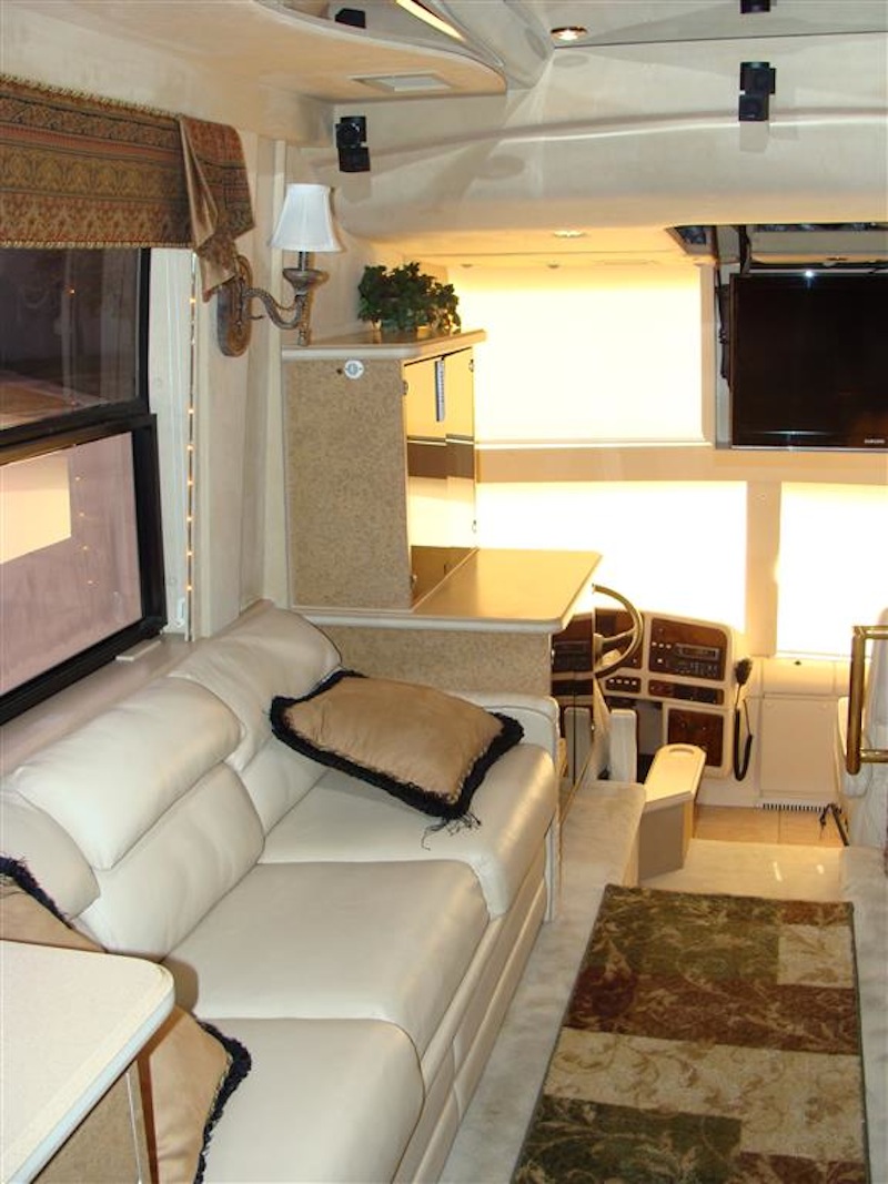2000 Prevost Country Coach H3-45 For Sale