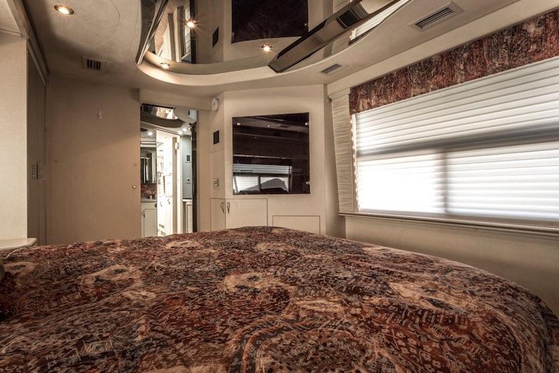 2000 Prevost Country Coach H3-45 For Sale