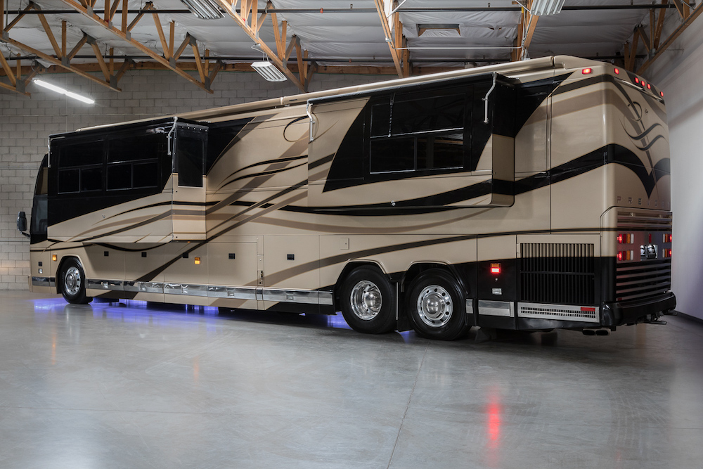 2000 Prevost Country Coach H3-45 For Sale