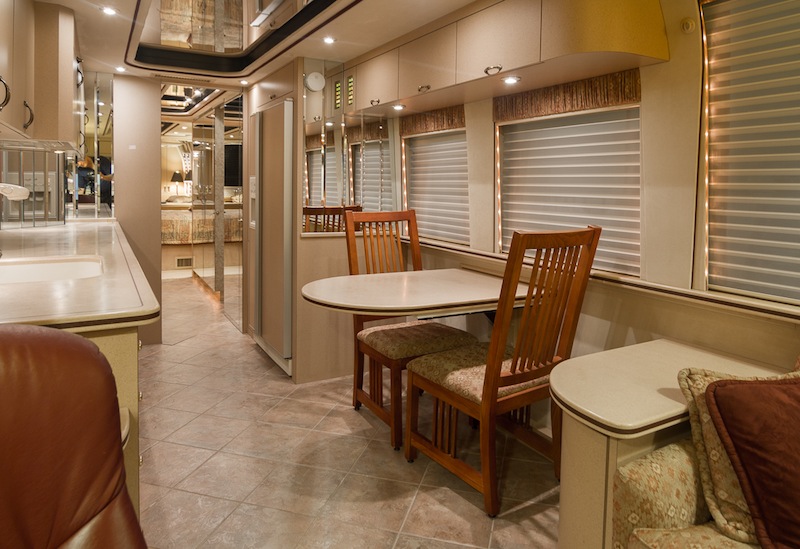 2000 Prevost Country Coach XL For Sale