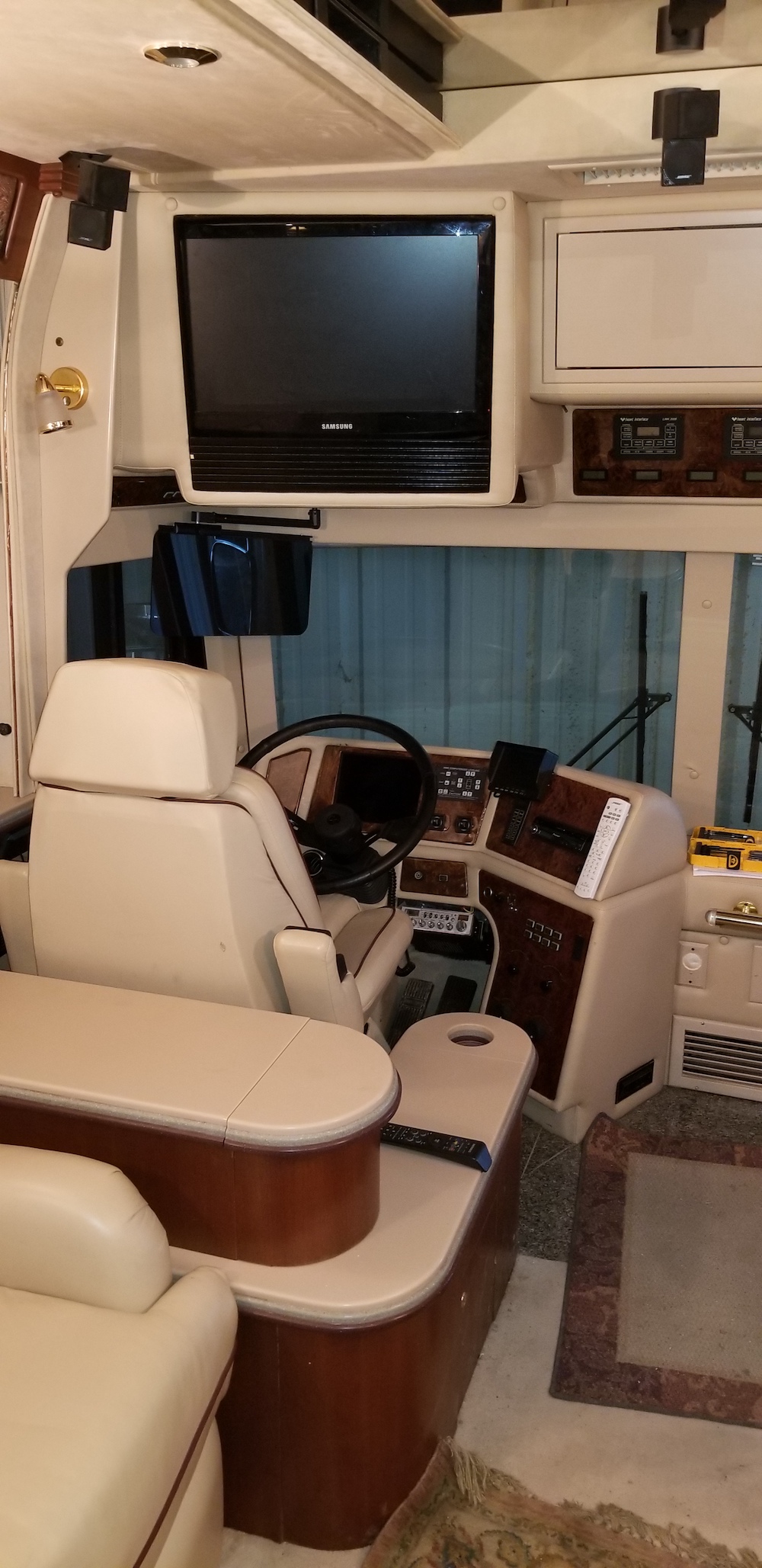 2001 Prevost Country Coach XL For Sale