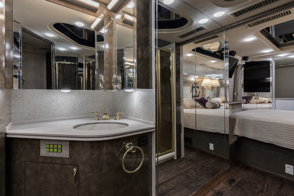 2000 Prevost Country Coach XL For Sale