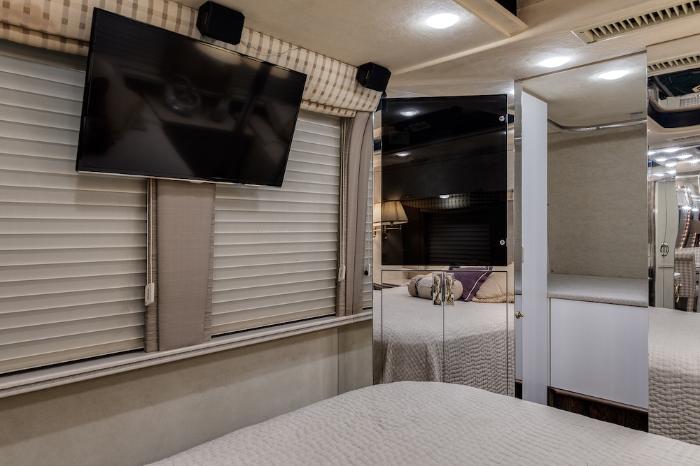 2000 Prevost Country Coach XL For Sale