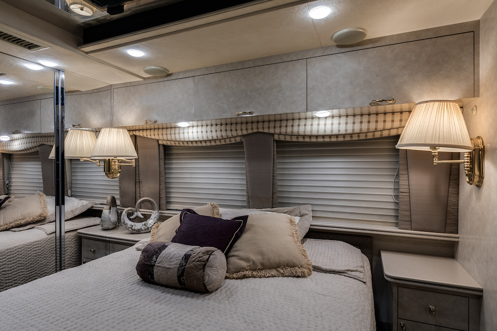 2000 Prevost Country Coach XL For Sale