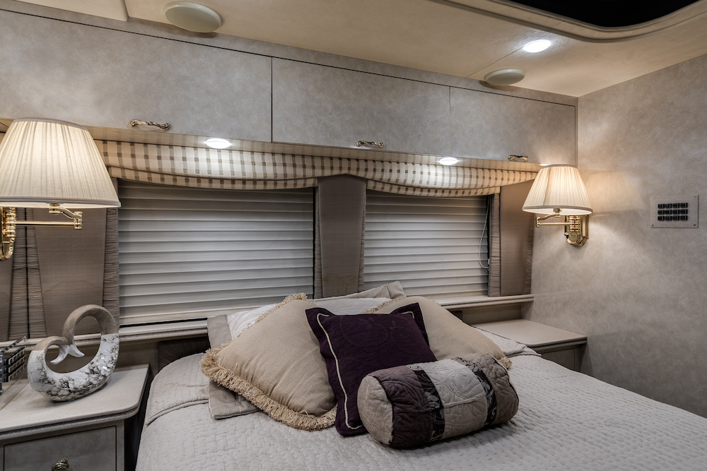 2000 Prevost Country Coach XL For Sale