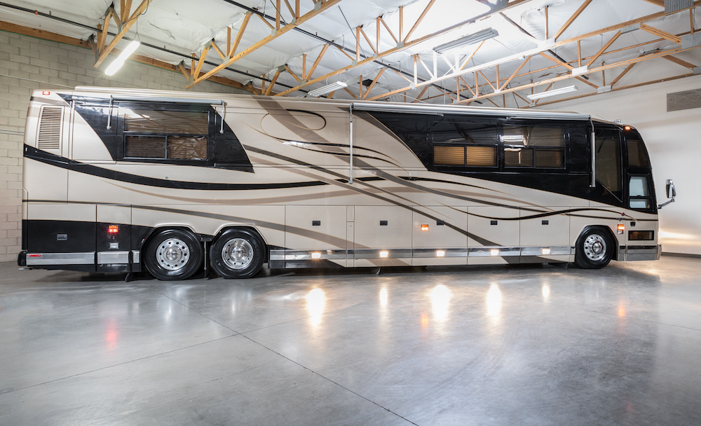 2000 Prevost Country Coach H3-45 For Sale