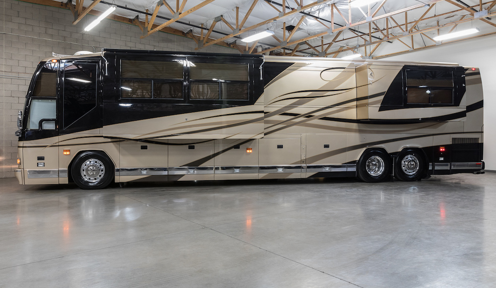 2000 Prevost Country Coach H3-45 For Sale