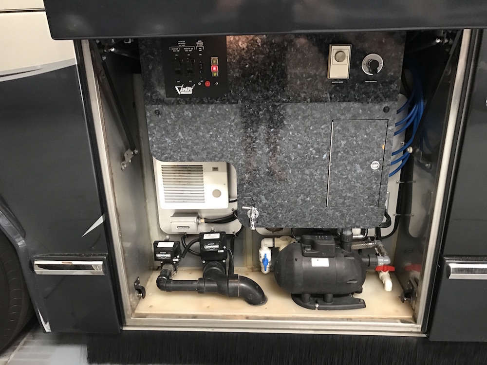 2000 Prevost Featherlite H3-45Double Slide