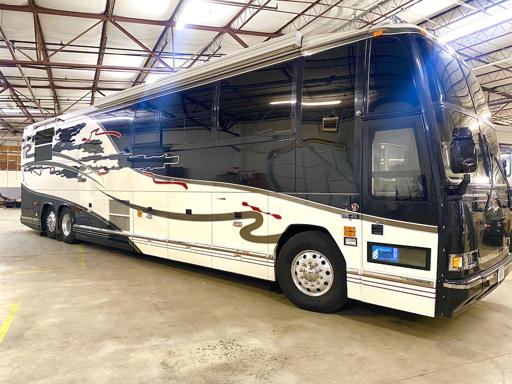 2000 Prevost Featherlite H3-45 For Sale