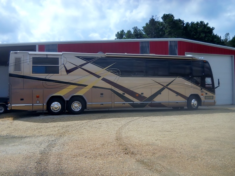 2000 Prevost Featherlite H3-45 For Sale