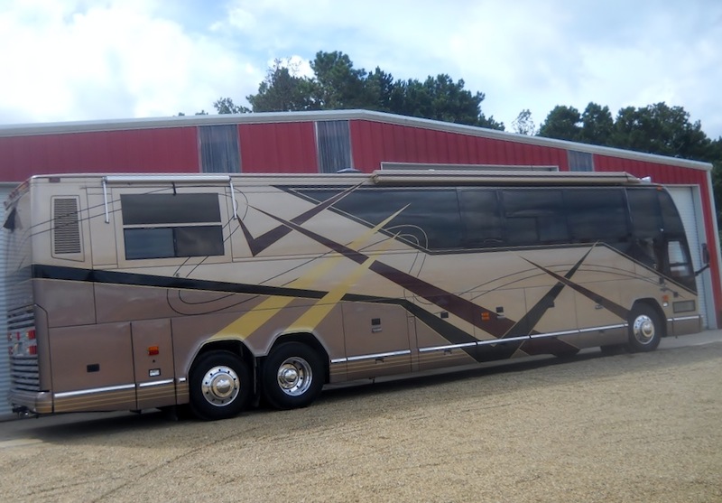 2000 Prevost Featherlite H3-45 For Sale