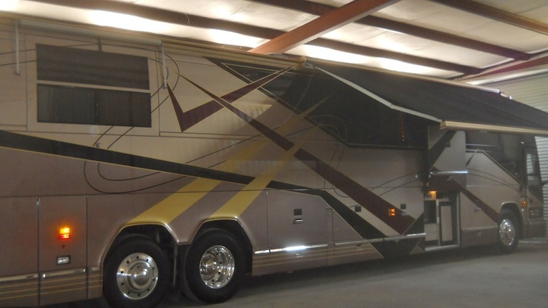 2000 Prevost Featherlite H3-45 For Sale