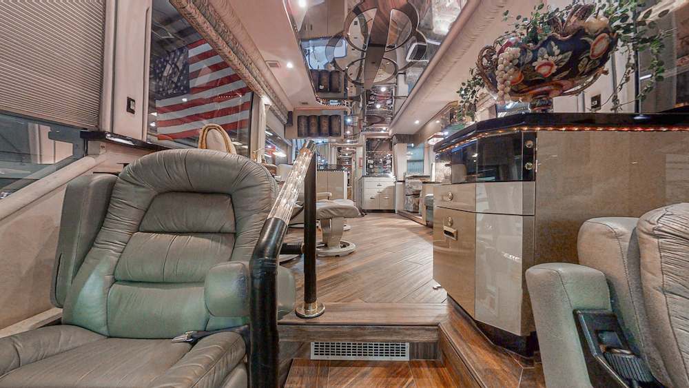 2000 Prevost Featherlite H3-45 For Sale